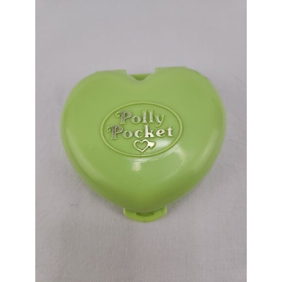1989 Polly Pocket Pony Club Horse Stable Green Heart Compact - Picture 1 of 6